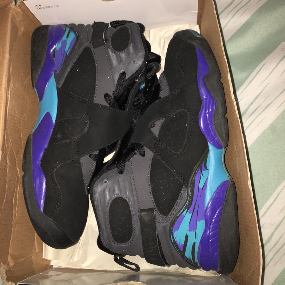 Jordan’s - Picture 1 of 5